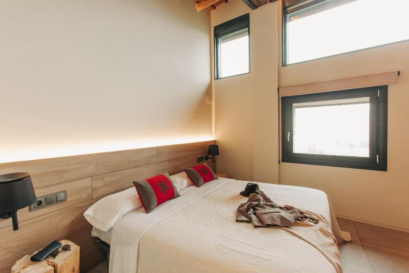 Deluxe Double or Twin Room image 2
