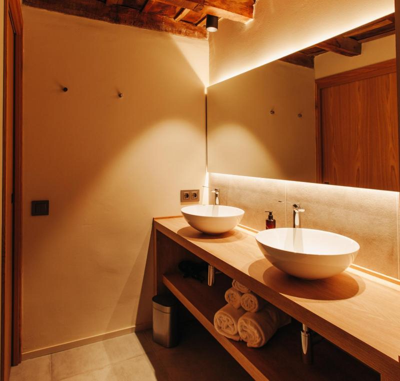 Double or Twin Room image 2