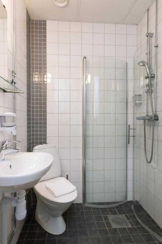 Triple Room with Private Bathroom image 2