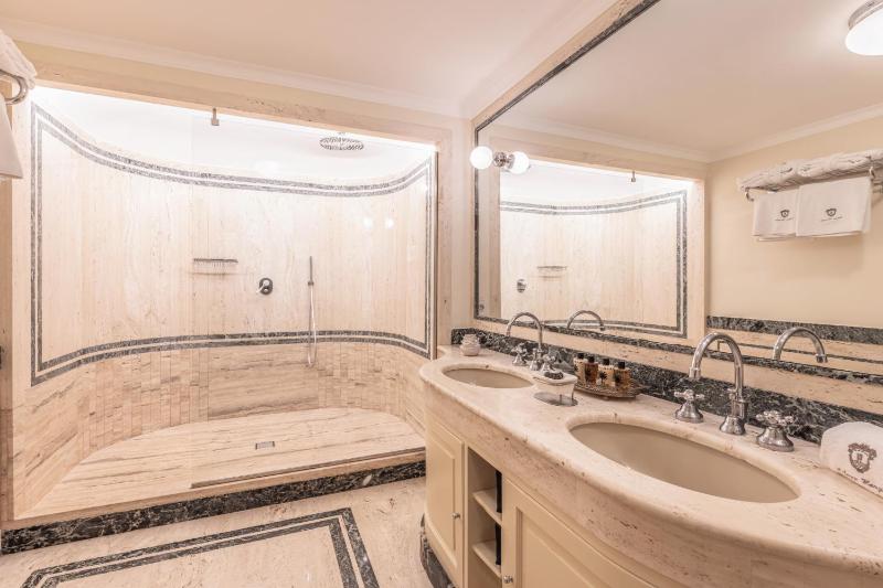 Junior Suite image 1