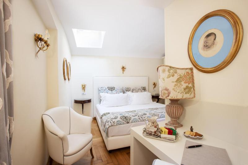 Classic Double or Twin Room image 2