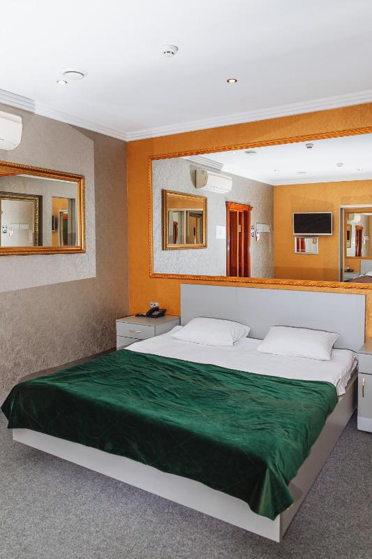 Standard Double Room image 1