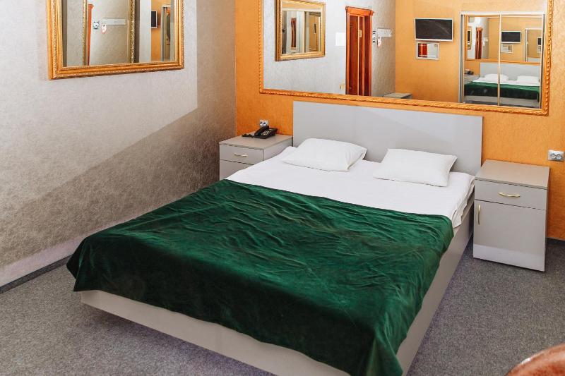 Standard Double Room image 4