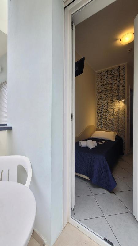 Single Room with Balcony image 2