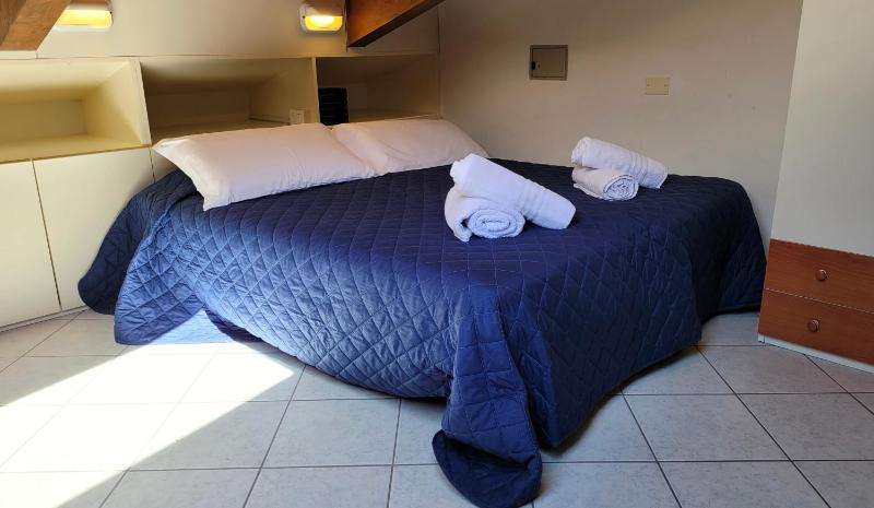 Economy Double Room image 3
