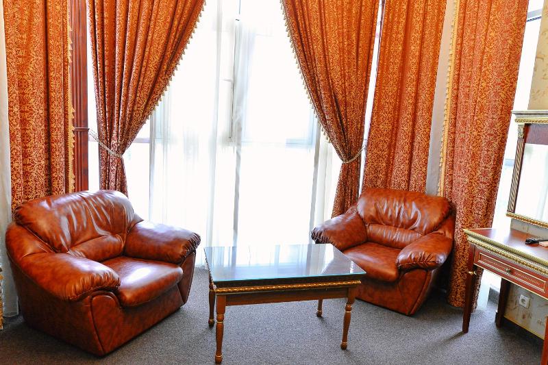 Deluxe Room image 2