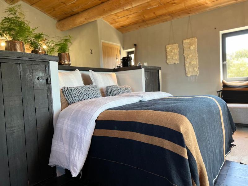 Double Room with Private Bathroom image 1