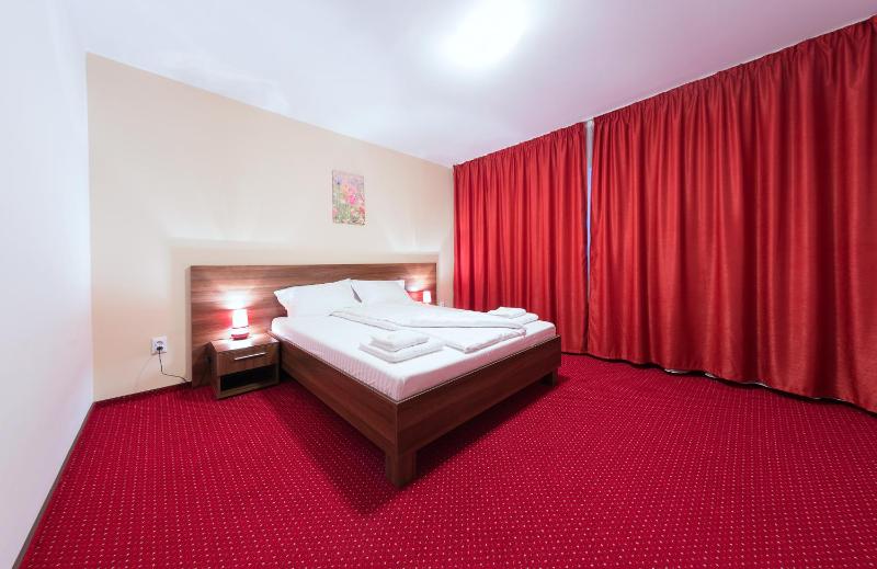 One-Bedroom Suite image 2