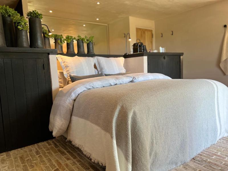 Deluxe Double Room with Shower image 1