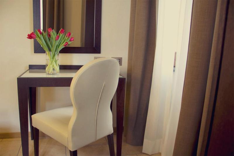 Double Room with Garden View image 2