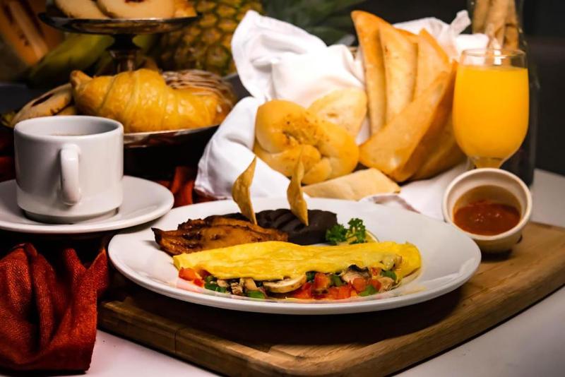 Clarion Suites Hotel Guatemala City - image 7