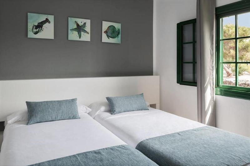 One-Bedroom Apartment 3 adults image 2