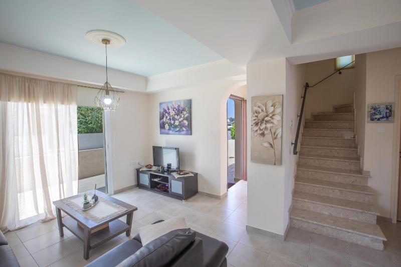 George's Lux Villa - image 4