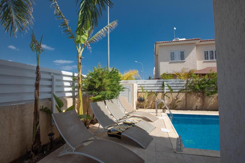 George's Lux Villa - image 9