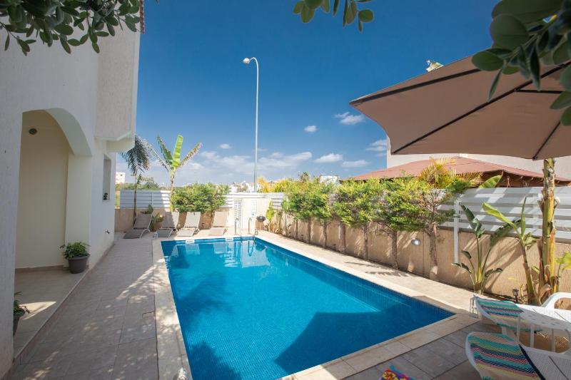George's Lux Villa - image 6
