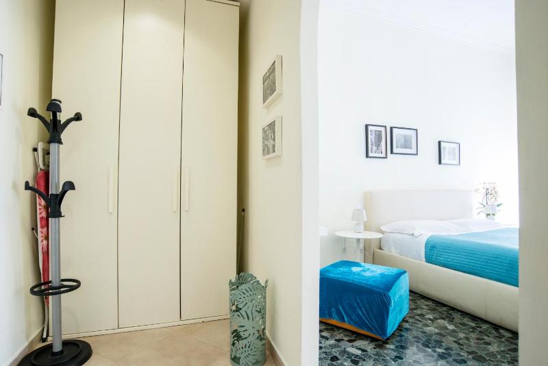  Studio - 109 Via delle Quattro Fontane  image 2