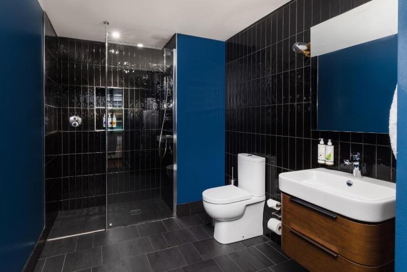 Two Bedroom Apartment image 2