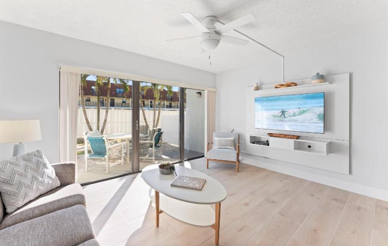 Standard Two-Bedroom Apartment on Ground Floor - Unit 103 & 104 image 2