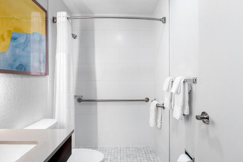 Double Room - Accessible/Non Smoking image 3