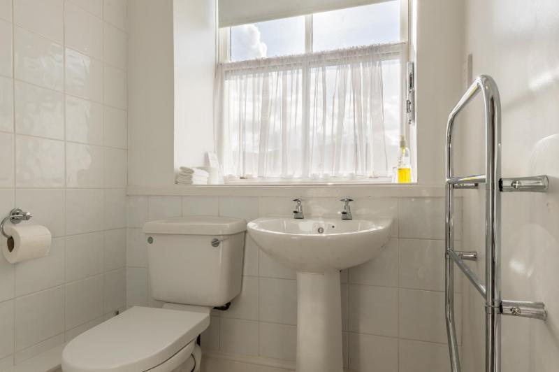 Dorchester House - image 29