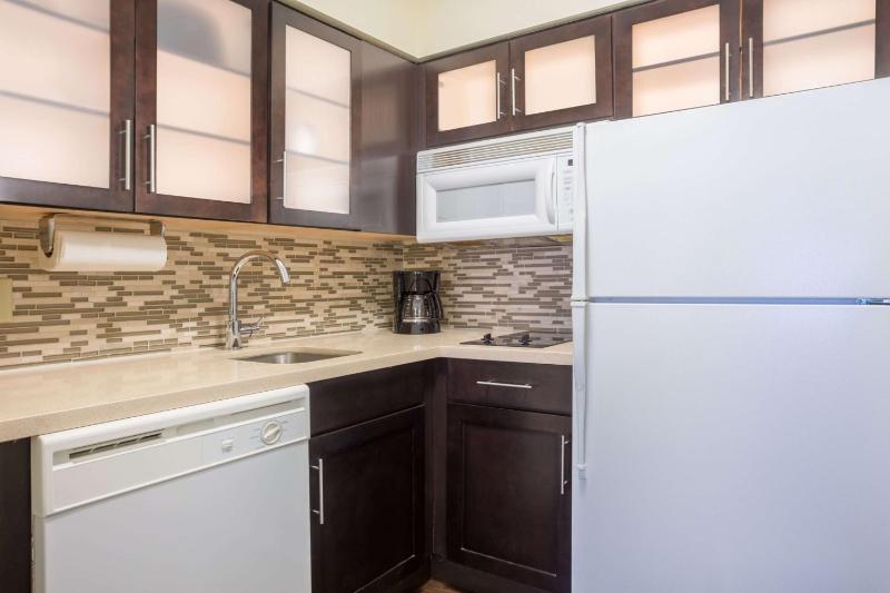 One-Bedroom King Suite image 4
