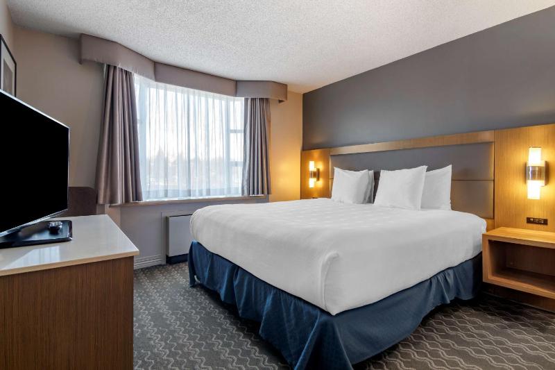 Best Western Plus Vancouver Airport Hotel - image 1