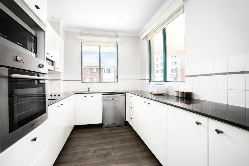 Three-Bedroom Apartment with Ocean View image 4
