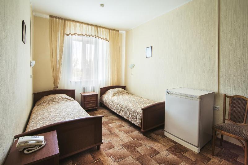 Standard Twin Room image 3