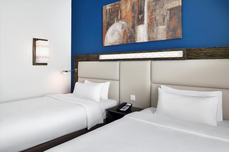 Standard Room image 4