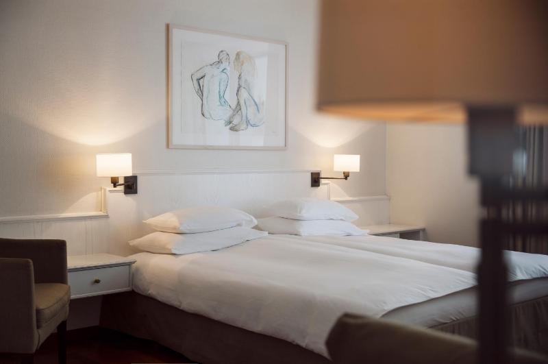 Boutique Triple Room image 4