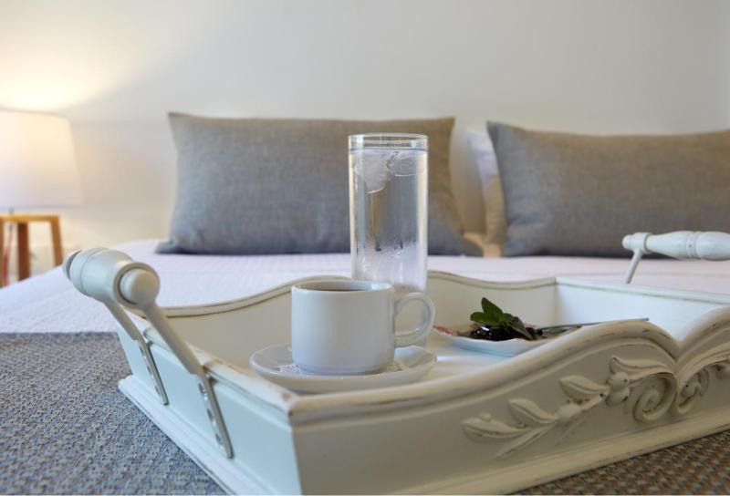 Superior Triple Room with Garden View image 4