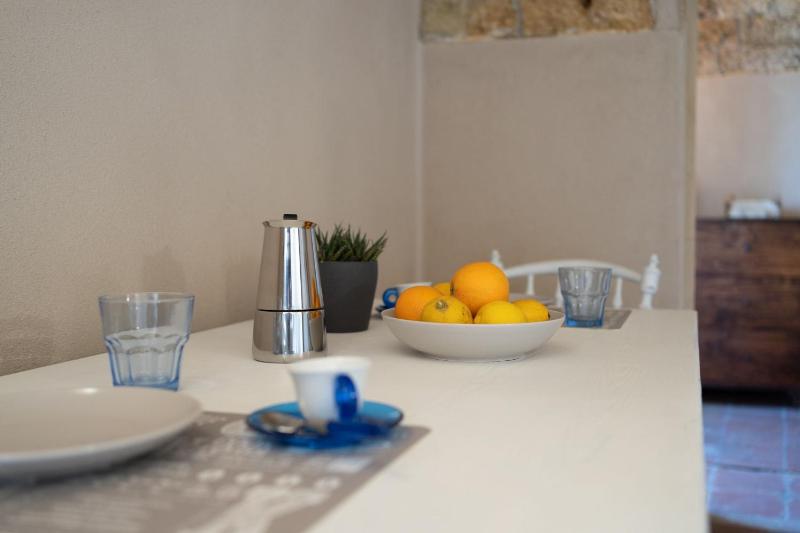 GuestHost - Il Dammuso di Ortigia - Lovely Sea View Apartment - image 12