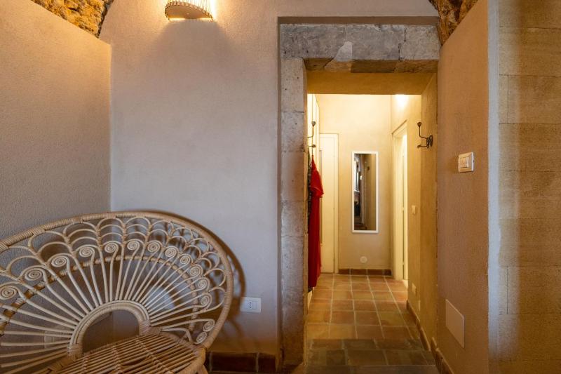 GuestHost - Il Dammuso di Ortigia - Lovely Sea View Apartment - image 14