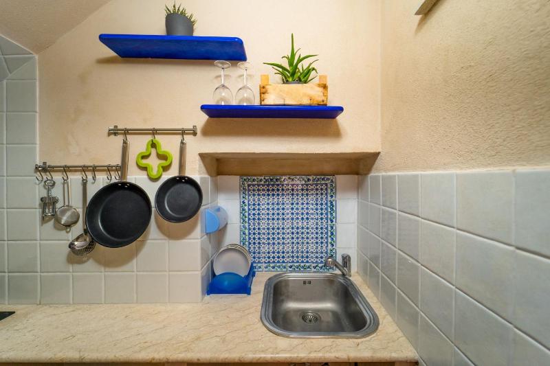 GuestHost - Il Dammuso di Ortigia - Lovely Sea View Apartment - image 11