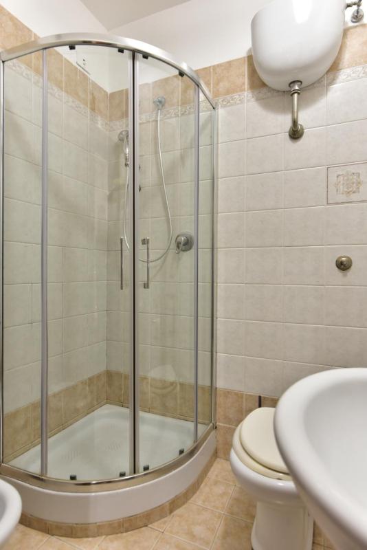 Quadruple Room image 3