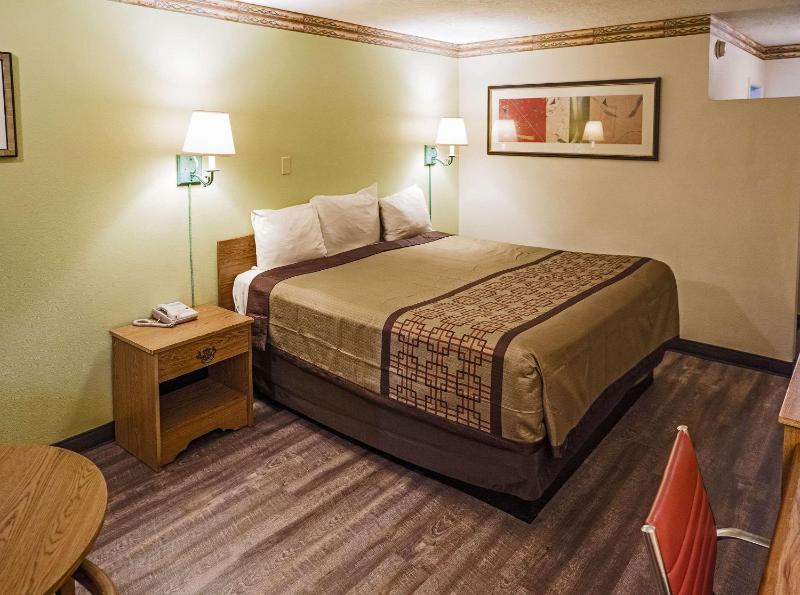 King Room - Non-Smoking image 1