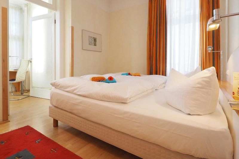 One-Bedroom Apartment - Annex image 4