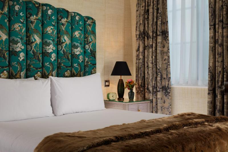 Deluxe Double Room image 4
