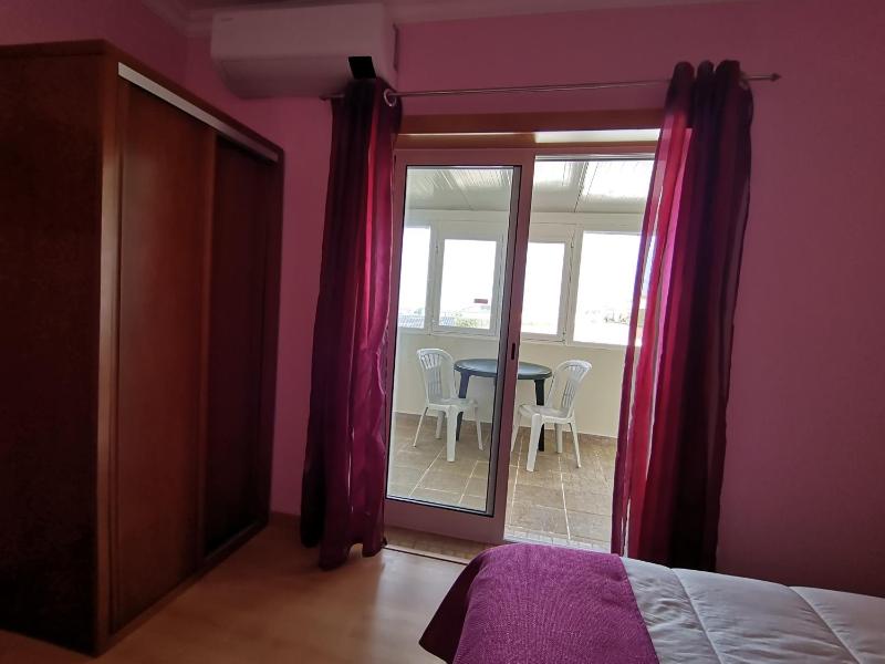 Double Room with Balcony image 4