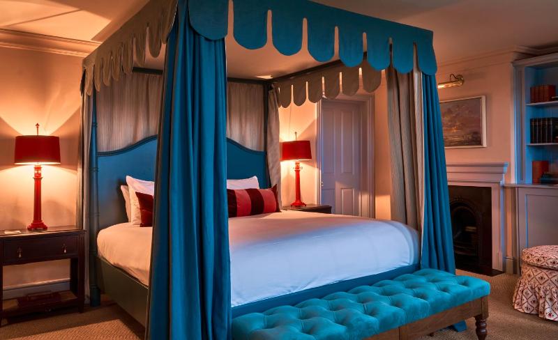 King Henry VIII Suite image 1
