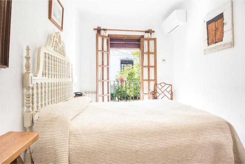 Standard Double or Twin Room image 4