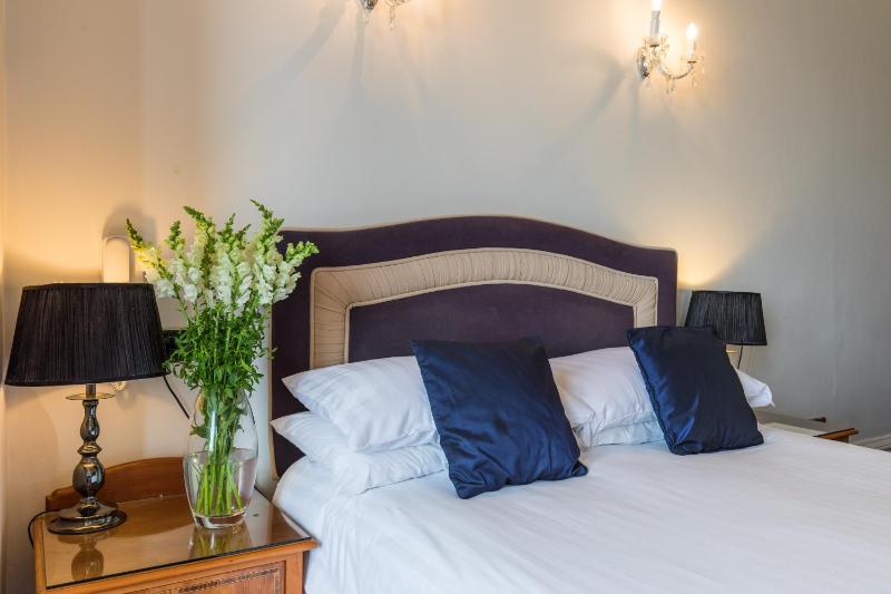 Double or Twin Room with Harbour View image 4