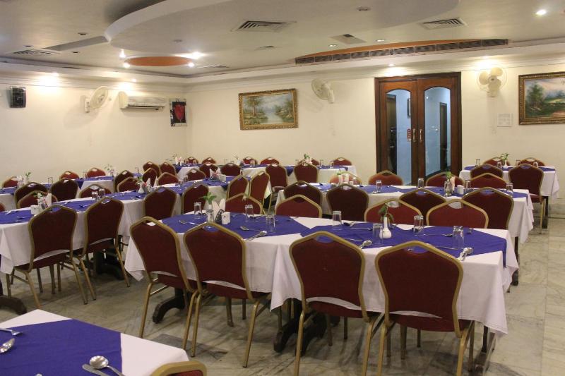 Hotel Taj Darbar - image 8