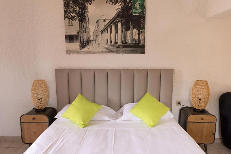 Quadruple Room image 3