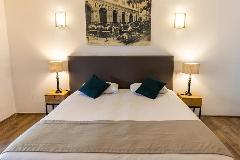 Superior Double Room image 4