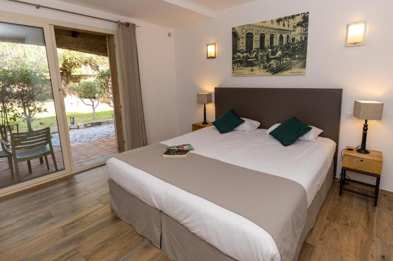 Superior Double Room image 2