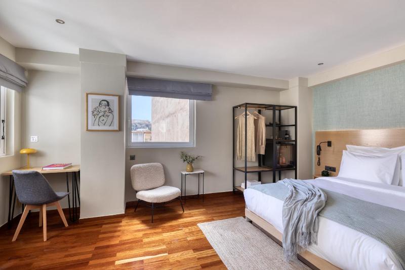 Superior Double Acropolis View image 4