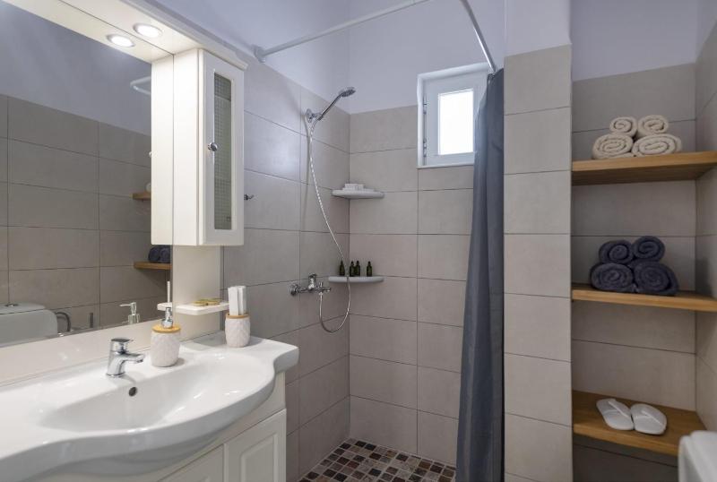 Parian Charming 3bedroom Home - image 31