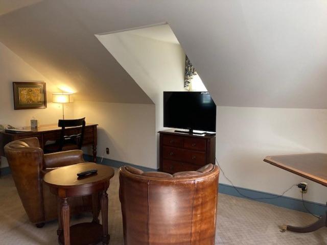 King Suite image 3