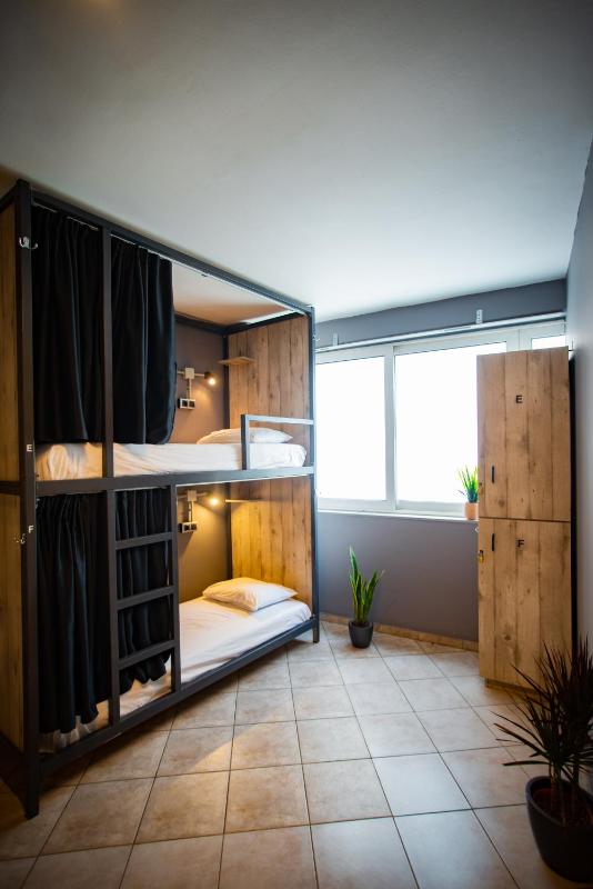 Bed in 6-Bed Mixed Dormitory Room image 1